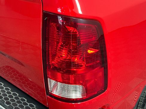 Used 2019 RAM 1500 Classic SLT RWD image 31