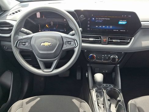 Certified 2025 Chevrolet TrailBlazer LT AWD/4WD image 11