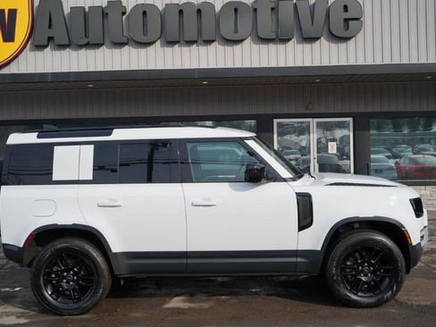 Used 2025 Land Rover Defender 110 S image 4