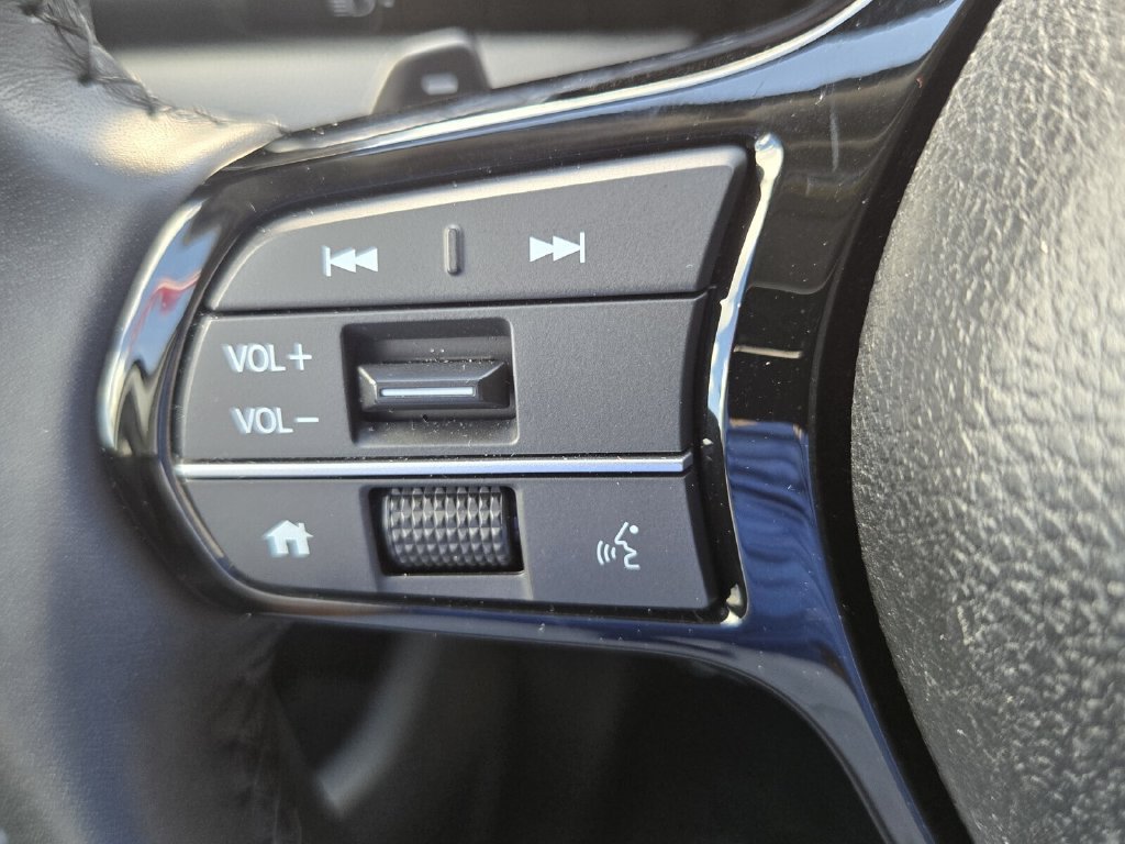 Certified 2025 Honda Pilot Touring image 26