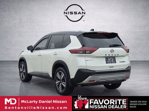 Used 2022 Nissan Rogue Platinum w/ Head-Up Display Package FWD image 4