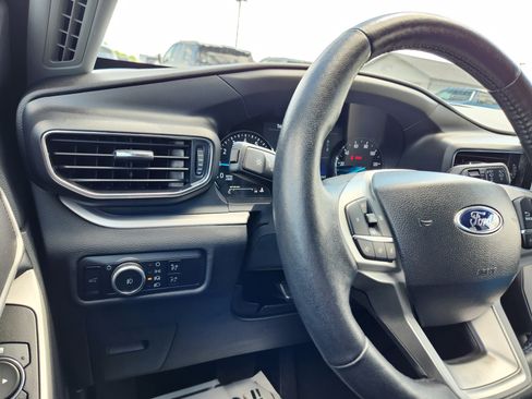 Used 2023 Ford Explorer XLT w/ Equipment Group 202A RWD image 25