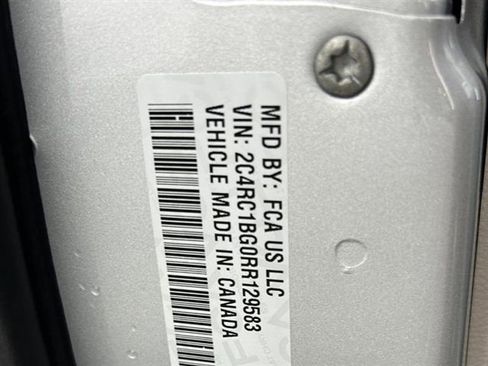 Used 2024 Chrysler Pacifica Touring-L image 24