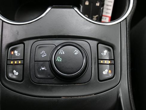 Used 2024 GMC Terrain SLT image 29