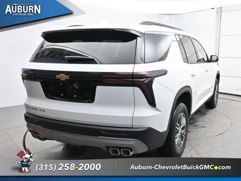 New 2026 Chevrolet Traverse LT image 4