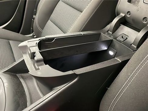 Used 2023 GMC Terrain SLE w/ Driver Convenience Package image 25