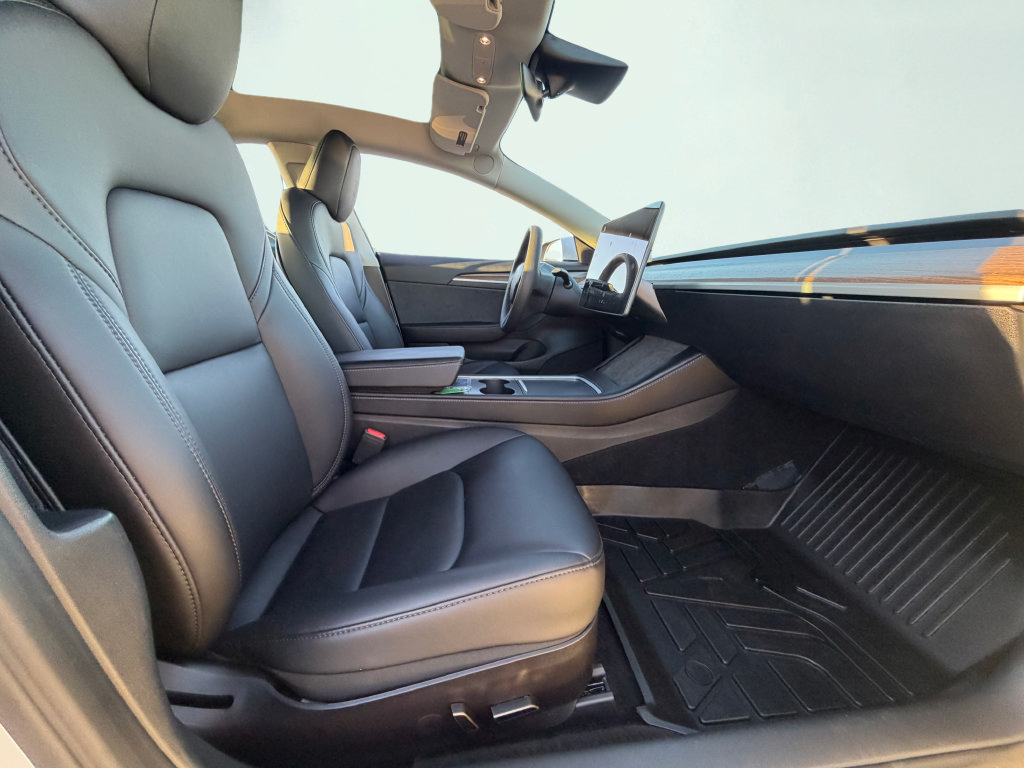 Used 2023 Tesla Model 3 Standard Range RWD image 26