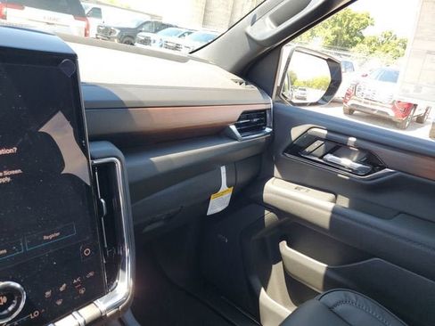 New 2026 GMC Yukon XL Denali w/ Denali Reserve Package RWD image 25