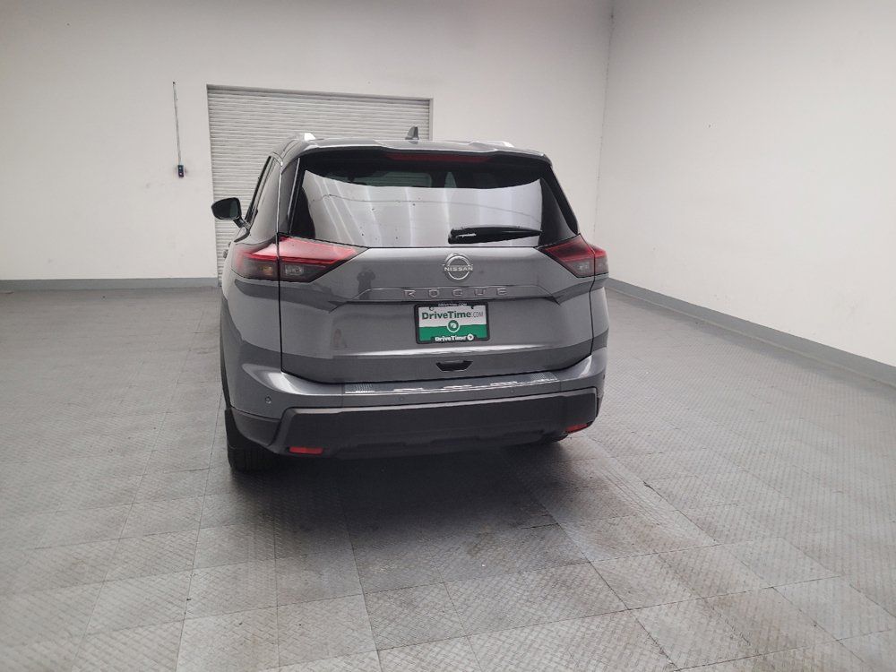 Used 2025 Nissan Rogue SV w/ SV Premium Package FWD image 6