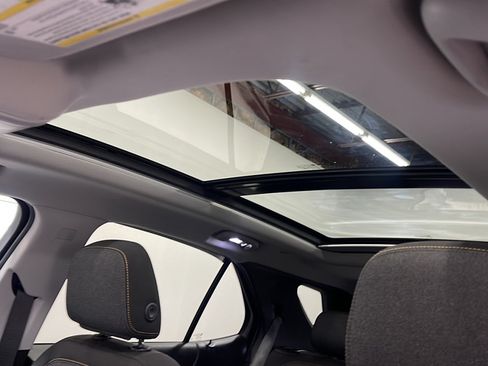 Used 2020 Chevrolet Equinox LT FWD image 13