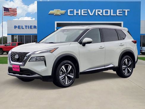 Used 2023 Nissan Rogue SL w/ SL Premium Package FWD image 3