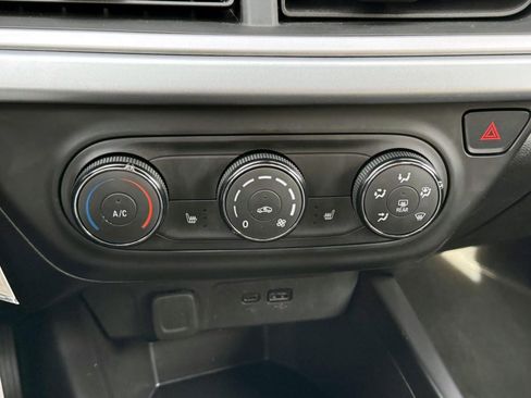 Used 2024 Chevrolet Trax LS w/ LS Convenience Package FWD image 23