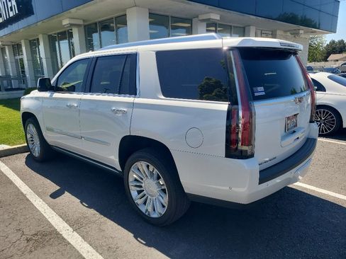 Used 2020 Cadillac Escalade Platinum AWD/4WD image 3