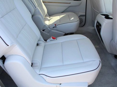 New 2026 Buick Enclave Avenir w/ Super Cruise Package FWD image 18