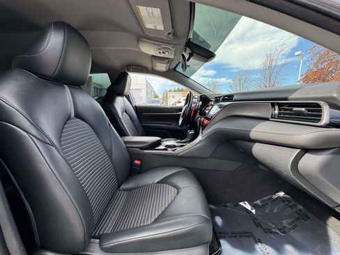 Used 2020 Toyota Camry SE image 9