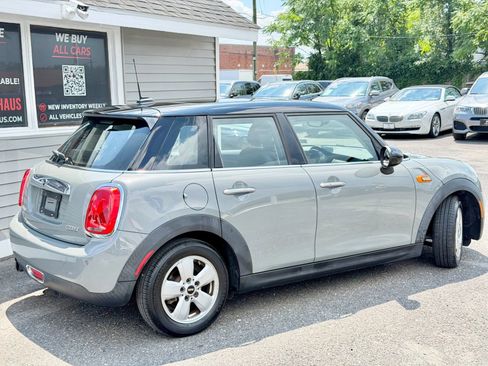 Used 2018 MINI Cooper 4-Door Hardtop w/ Premium Package FWD image 13