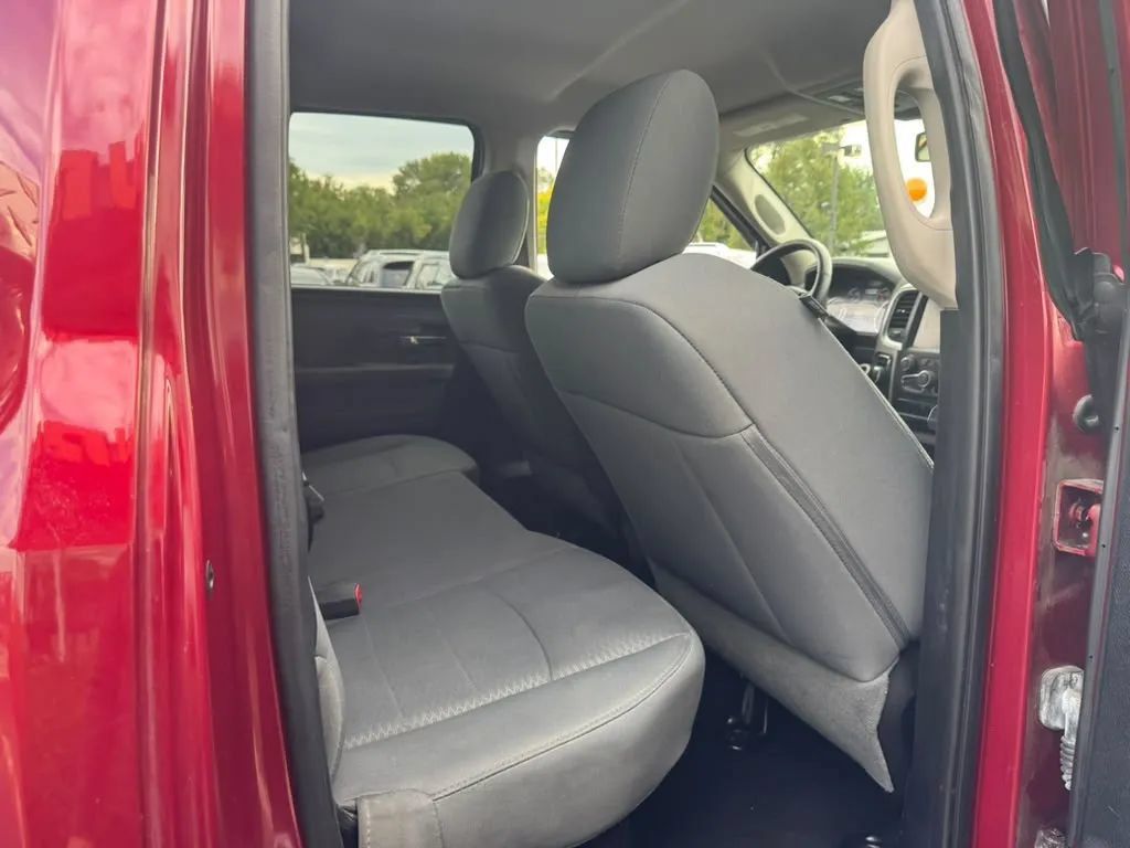 Used 2014 RAM 1500 Classic SLT w/ Luxury Group AWD/4WD image 14