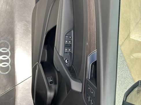 Used 2024 Audi Q5 2.0T Premium Plus image 12