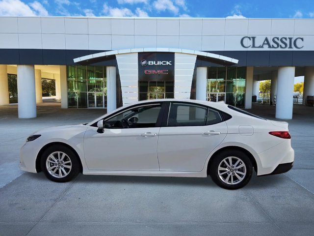 Used 2025 Toyota Camry LE FWD image 6
