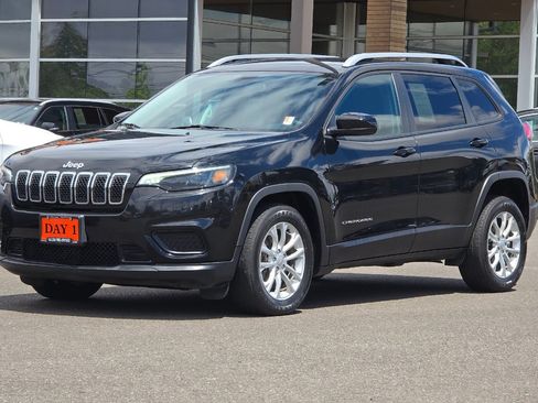 Used 2020 Jeep Cherokee Latitude FWD image 9