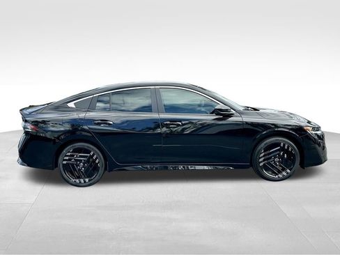 New 2026 Nissan Sentra SR w/ SR Premium Package FWD image 4