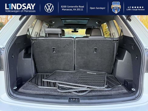 Used 2022 Volkswagen Atlas SEL R-Line image 11