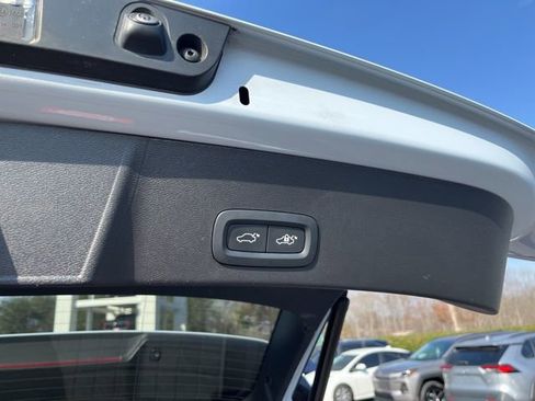 Used 2024 Volvo XC40 B5 Plus w/ Protection Package Premier image 10