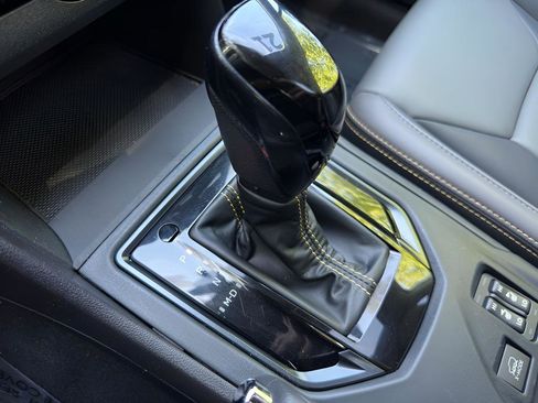 Used 2021 Subaru Crosstrek 2.5i Sport w/ Moonroof Package image 19