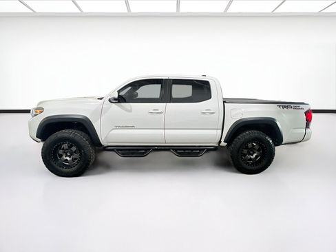 Used 2018 Toyota Tacoma TRD Off-Road w/ Technology Package RWD image 20