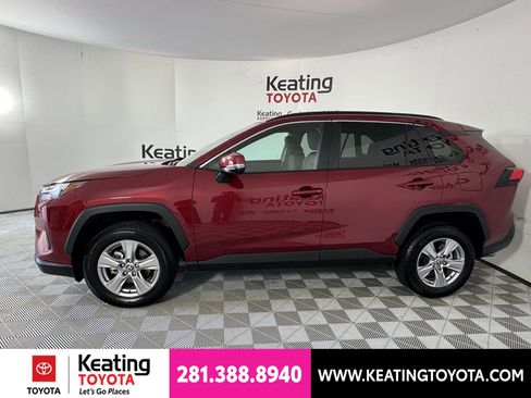Used 2025 Toyota RAV4 XLE FWD image 9