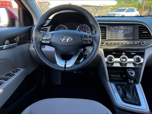 Used 2019 Hyundai Elantra SEL FWD image 6