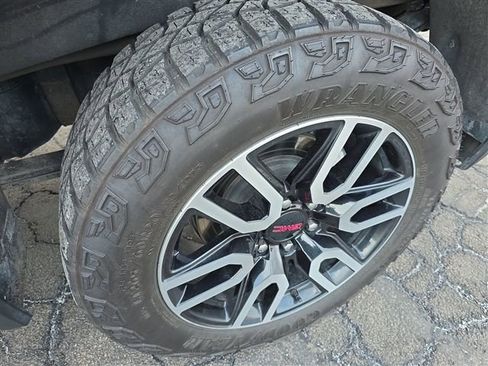 Used 2025 GMC Sierra 1500 AT4 image 21