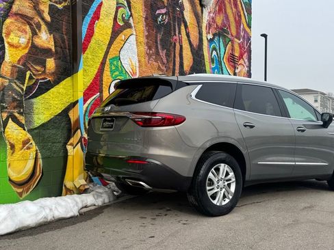 Used 2018 Buick Enclave Essence image 12