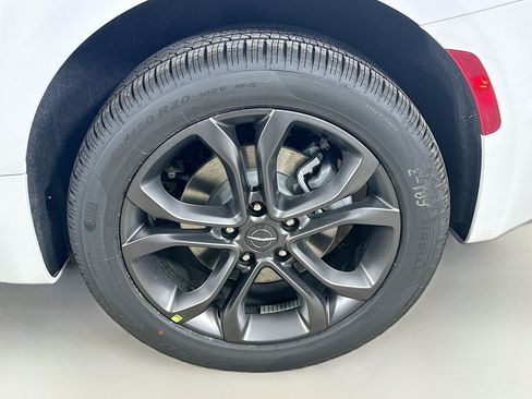 Used 2026 Chrysler Pacifica Select AWD/4WD image 36