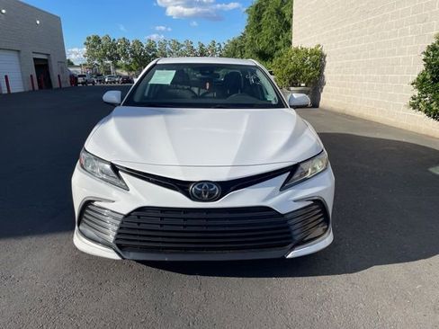 Used 2022 Toyota Camry LE image 2