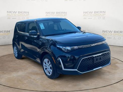 Used 2025 Kia Soul LX image 7