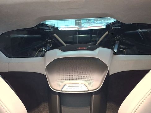 Used 2022 Chevrolet Corvette 3LT w/ Z51 Performance Package image 14