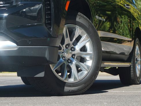 Used 2021 Chevrolet Suburban Premier image 36