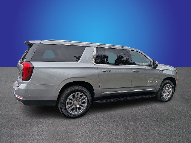 Used 2025 GMC Yukon XL Denali AWD/4WD image 5