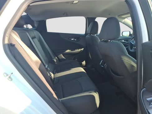 Used 2025 Chevrolet Malibu LT FWD image 12