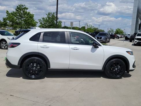 Used 2024 Honda HR-V Sport image 2