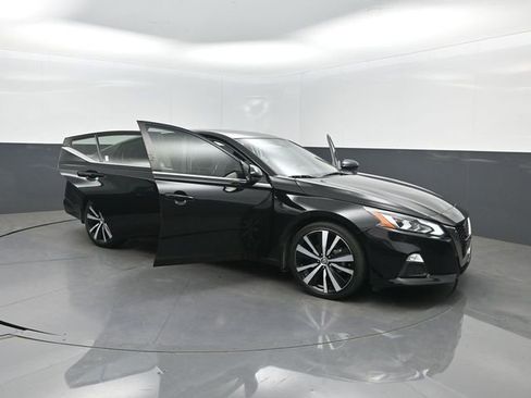 Used 2022 Nissan Altima 2.0 SR FWD image 36