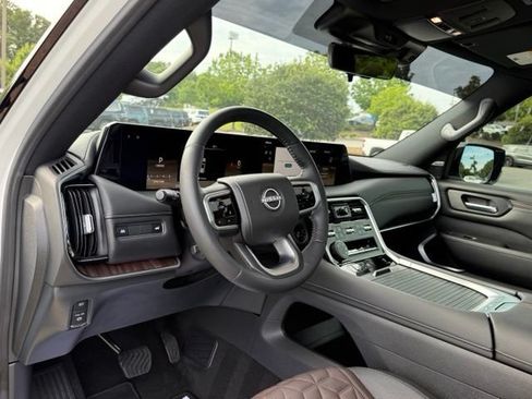Used 2025 Nissan Armada Platinum w/ Convenience Package RWD image 16