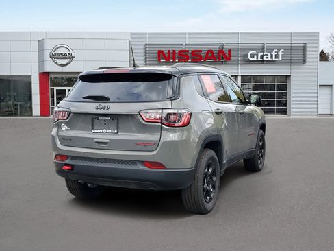 Used 2023 Jeep Compass Trailhawk w/ Trailhawk Convenience Group AWD/4WD image 3