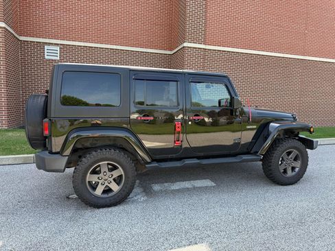 Used 2016 Jeep Wrangler Unlimited Sport AWD/4WD image 15