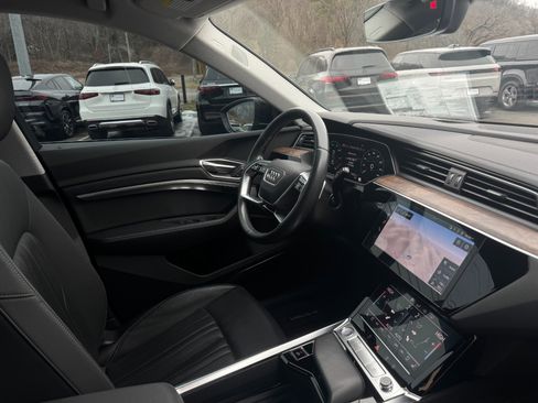 Used 2019 Audi e-tron Premium Plus image 23