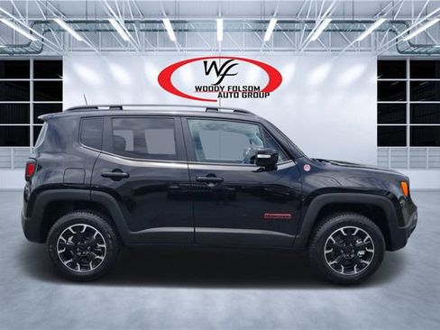 Used 2023 Jeep Renegade Trailhawk w/ Trailer Tow Group AWD/4WD image 3