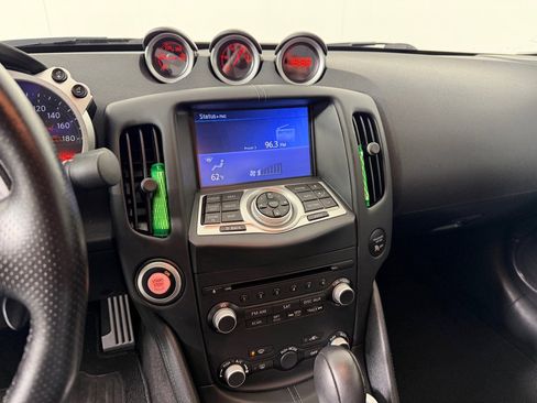 Used 2019 Nissan 370Z Touring Sport RWD image 16