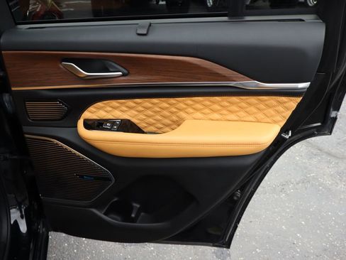 Used 2023 Jeep Grand Cherokee Summit w/ Adv Protech Group IV image 38