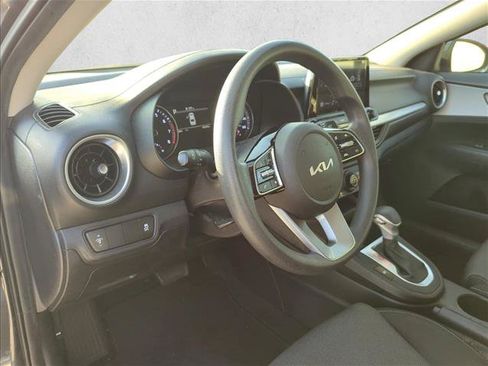 Used 2022 Kia Forte LXS FWD image 11